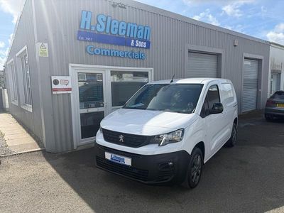 Used Peugeot Partner Premium 131 HP (96 kW) 2023 White MPV