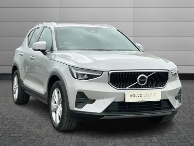 Used Volvo XC40 Core 161 HP (118 kW) 2025 SUV