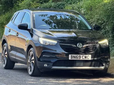 Used Vauxhall Grandland X SRi 177 HP (130 kW) 2019 Black SUV