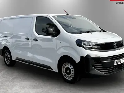 Used Vauxhall Vivaro 120 HP (88 kW) 2025 White MPV