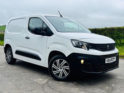 Usado Peugeot Partner 131 HP (96 kW) 2020 Branco Monovolume