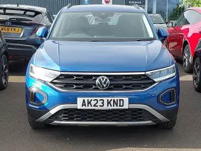 Used VW T-Roc Life 110 HP (80 kW) 2023 Blue SUV