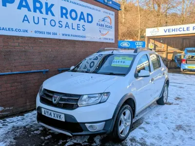Gebraucht Dacia Sandero Lauréate 90 PS (66 kW) 2014 Weiß Kleinwagen