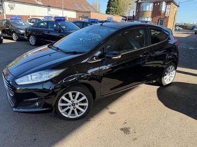 Used Ford Fiesta Titanium 75 HP (55 kW) 2015 Black Hatchback