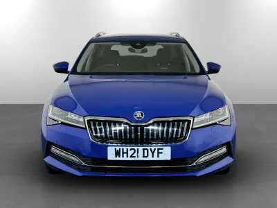 Gebraucht Skoda Superb LAURIN & KLEMENT 218 PS (160 kW) 2021 Blau Kombi
