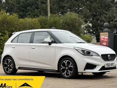 Used MG MG3 Exclusive 106 HP (77 kW) 2021 White Hatchback
