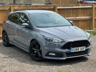 Used Ford Focus ST 250 HP (183 kW) 2016 Grey Hatchback
