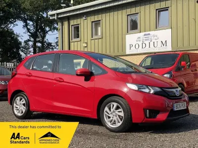 Used Honda Jazz SE 102 HP (75 kW) 2016 Red Hatchback