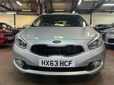 Gebraucht Kia Ceed 128 PS (94 kW) 2013 Silber Kleinwagen