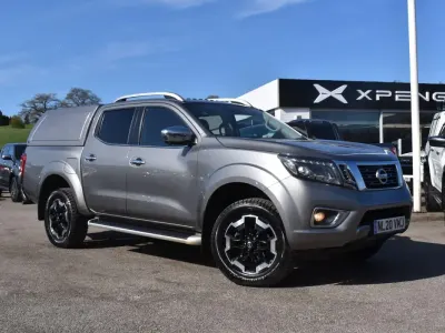 Używany Nissan Navara Tekna 190 KM (139 kW) 2020 Szary Pickup