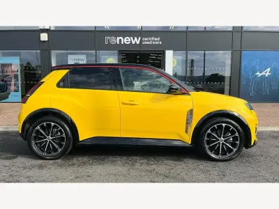 Used Renault R5 Iconic 110 kW (150 HP) 2025 Hatchback