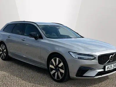 Used Volvo V90 Plus 350 HP (257 kW) 2025 Silver dawn  Estate
