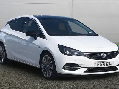 Gebraucht Vauxhall Astra Edition 145 PS (106 kW) 2021 Weiß Kleinwagen