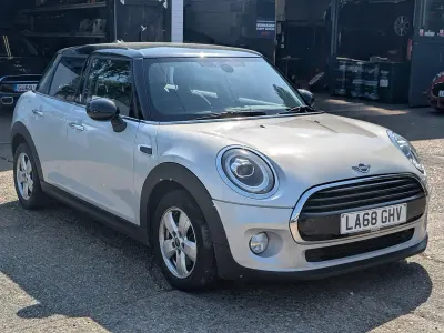 Used Mini Cooper Classic 2018 Silver Hatchback