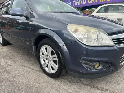 Begagnad Vauxhall Astra Elite 2010 Blå Halvkombi
