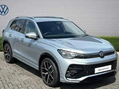 Second-hand VW Tiguan R-line 150 CP (110 kW) 2025 Argintiu SUV
