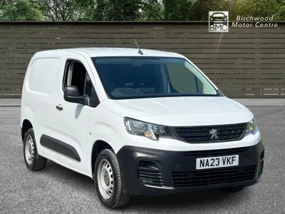 Used Peugeot Partner Premium 131 HP (96 kW) 2023 White MPV