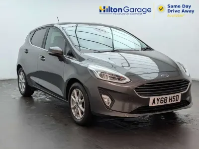 Used Ford Fiesta Zetec 70 HP (51 kW) 2018 Grey Hatchback