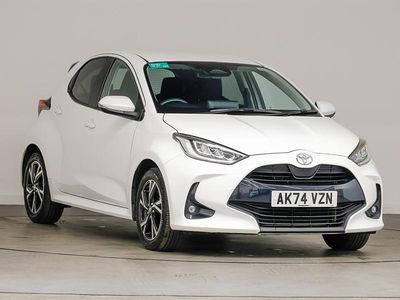 Used Toyota Yaris Hybrid Design 116 HP (85 kW) 2025 White Hatchback