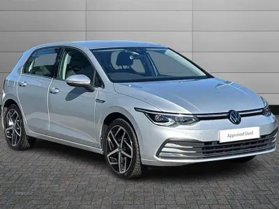 Usado VW Golf VIII Style 150 HP (110 kW) 2024 Prateado Citadino