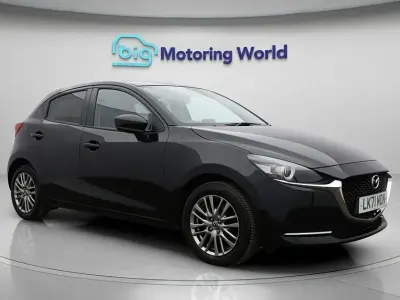 Używany Mazda 2 Inclusive 90 KM (66 kW) 2022 Czarny Hatchback