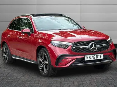 Käytetty Mercedes GLC300 AMG Line Premium 269 HP (197 kW) 2025 Punainen Farmari