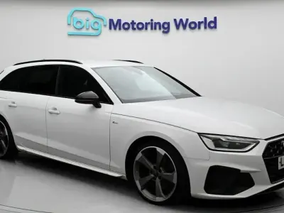 Usado Audi A4 Black Edition 150 HP (110 kW) 2025 Carrinha