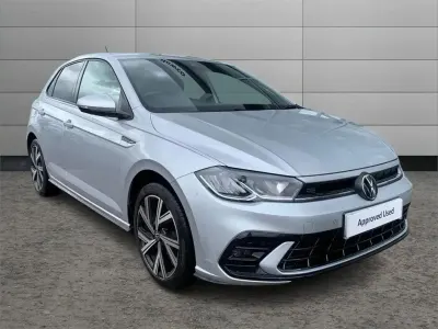 Begagnad VW Polo R-line 95 HK (69 kW) 2023 Silver Halvkombi
