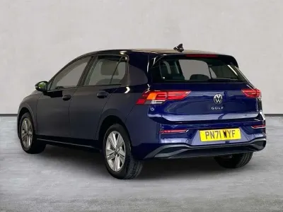 Used VW Golf VIII Life 130 HP (95 kW) 2022 Blue Hatchback