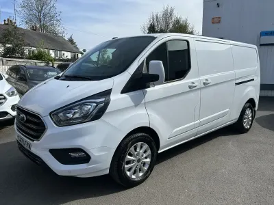 Used Ford Transit Custom Limited 130 HP (95 kW) 2021 White Van