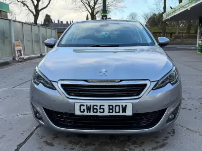 Używany Peugeot 308 Allure 2016 Szary Hatchback