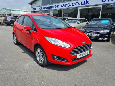 Used Ford Fiesta Zetec 82 HP (60 kW) 2016 Red Hatchback