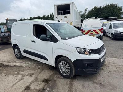 White Used 2019 Peugeot Partner MPV | £3,999 (Fair price)