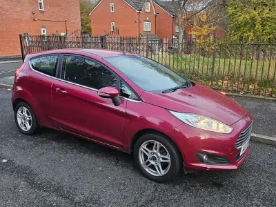 Used Ford Fiesta Zetec 2013 Red Hatchback