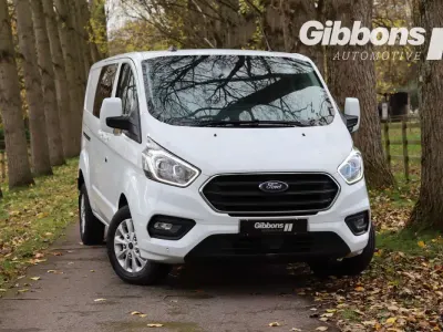 Begagnad Ford Transit Custom Limited 130 HK (95 kW) 2022 Vit Van