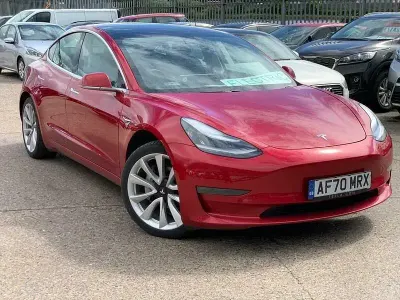 Usado Tesla Model 3 Long Range AWD 366 kW (498 CV) 2020 Rojo Berlina