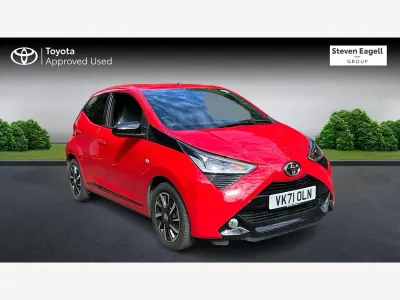 Used Toyota Aygo Trend 72 HP (52 kW) 2021 Red Hatchback
