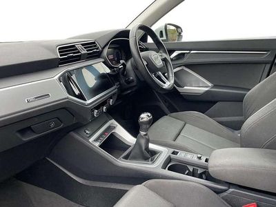 Używany Audi Q3 Sport 150 KM (110 kW) 2019 Biały SUV