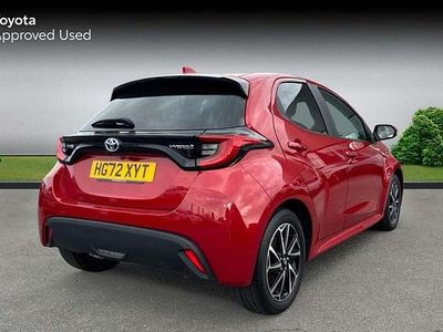 Used Toyota Yaris Hybrid Design 116 HP (85 kW) 2023 Scarlet flare Hatchback