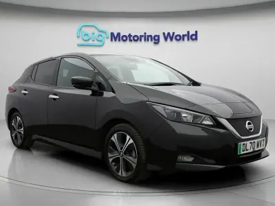 Begagnad Nissan Leaf N-Connecta 110 kW (150 HK) 2020 Halvkombi