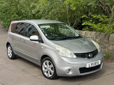 Used Nissan Note Tekna 110 HP (80 kW) 2011 Silver metallic Hatchback