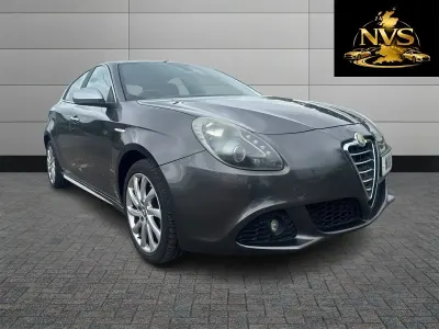Begagnad Alfa Romeo Giulietta Lusso 170 HK (125 kW) 2011 Grå Halvkombi