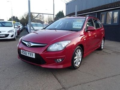 Used Hyundai i30 Comfort 2011 Red Estate