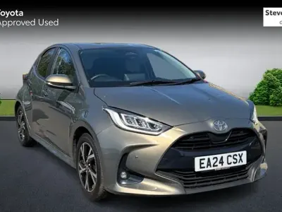 Begagnad Toyota Yaris Hybrid Design 116 HK (85 kW) 2026 Halvkombi