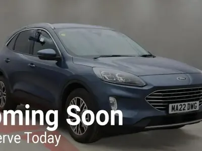 Usado Ford Kuga Titanium 150 HP (110 kW) 2022 Azul SUV