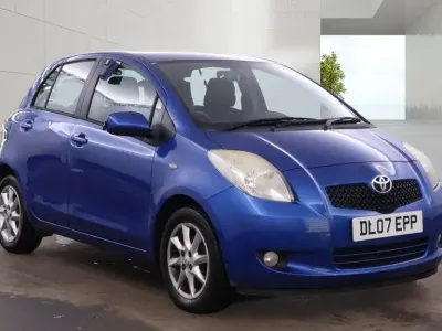Used Toyota Yaris SR 85 HP (62 kW) 2007 Blue Hatchback