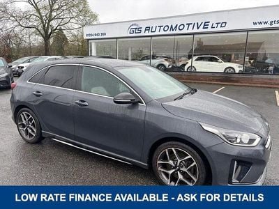 Usado Kia Ceed GT-Line 120 HP (88 kW) 2019 Cinzento Citadino