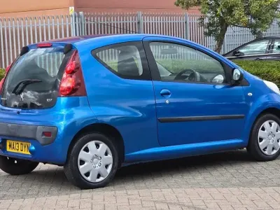 Used Peugeot 107 Active 68 HP (50 kW) 2013 Blue Hatchback