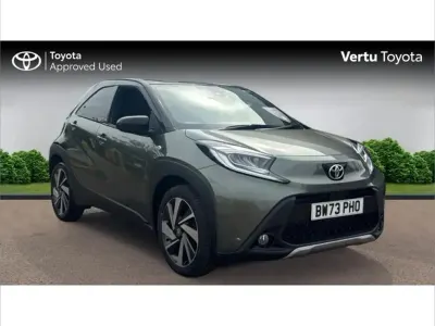 Used Toyota Aygo X 72 HP (52 kW) 2023 Green SUV