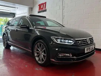 Begagnad VW Passat R-line 150 HK (110 kW) 2019 Grå Kombi